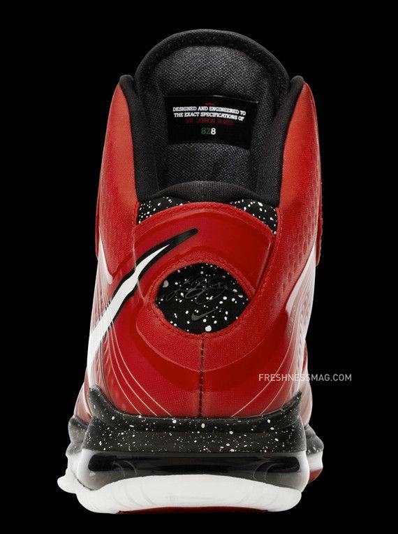 LeBron 8 V2 Christmas