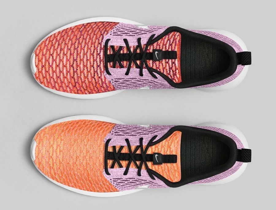 Size 10.0 Flyknit Rosherun Random Yarn
