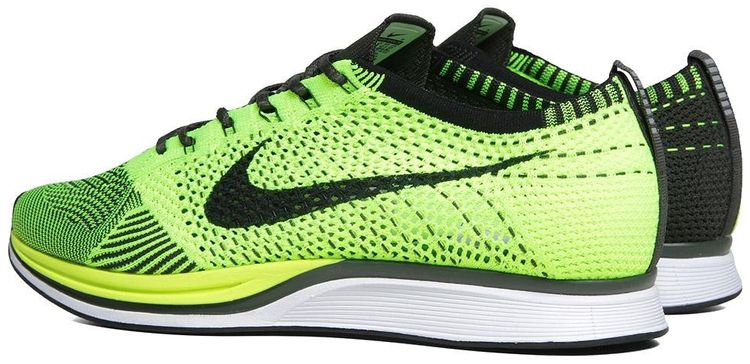 Flyknit Racer Volt