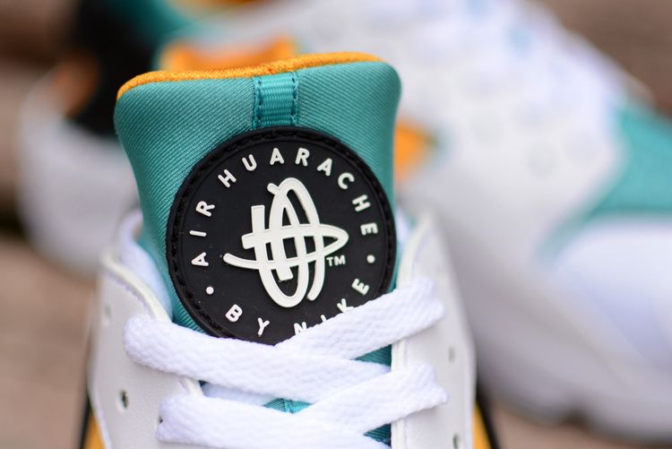Size Nike Air Huarache 'White Turquoise Gold'