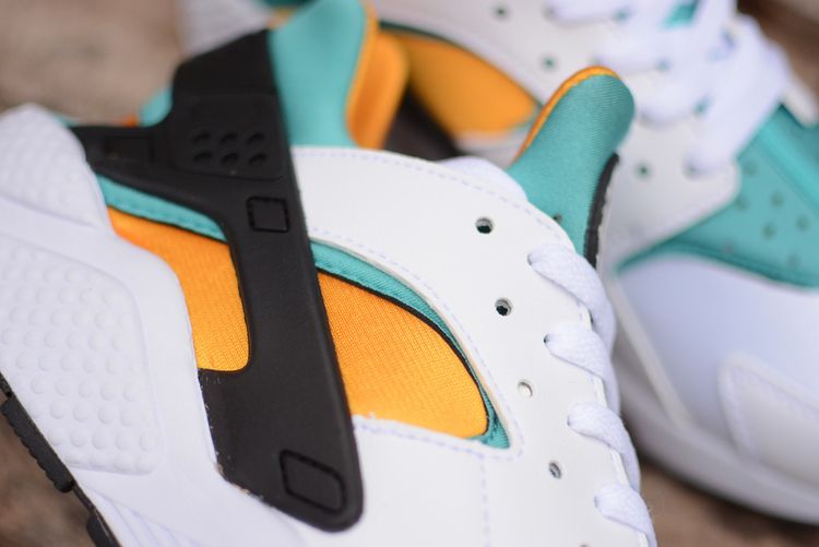 Nike Air Huarache White Turquoise Gold