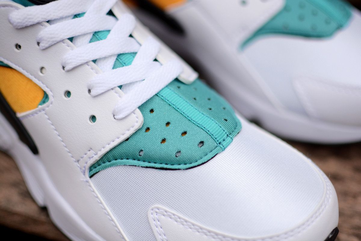 Size 11.0 Air Huarache White Turquoise Gold
