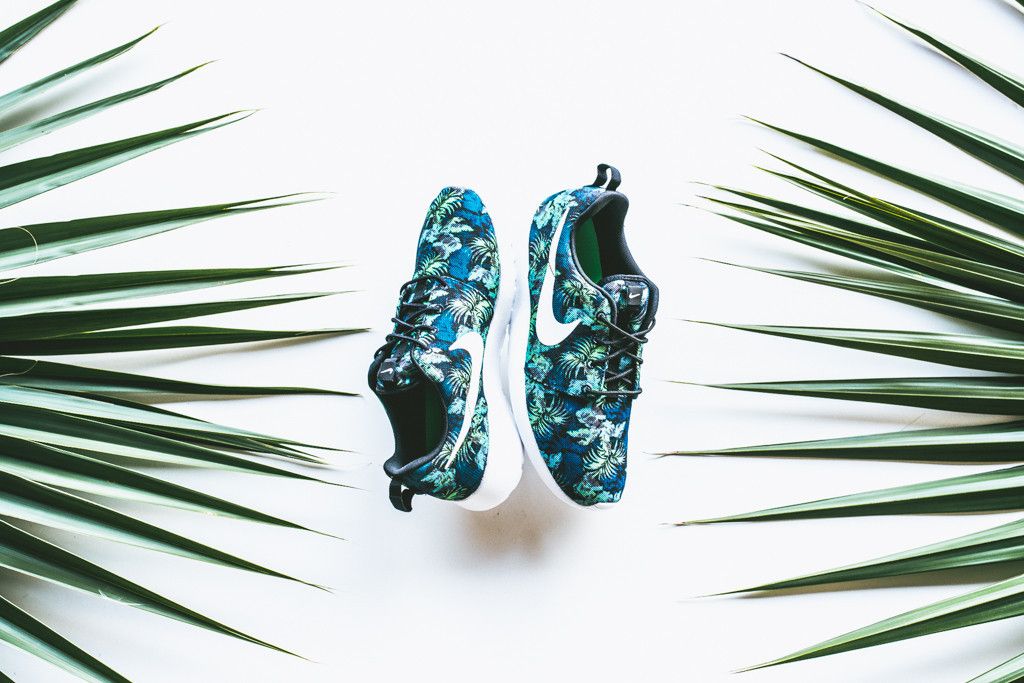 Size 11.0 Rosherun Print Poison Green Palm Trees