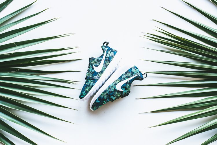 Nike Rosherun Print Poison Green Palm Trees