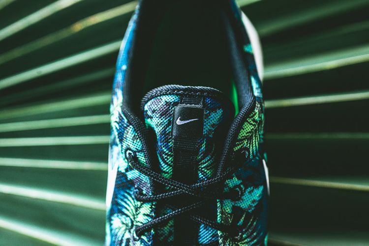 Nike Rosherun Print Poison Green Palm Trees
