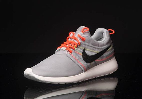 Nike Rosherun DYN FW QS Strate Grey