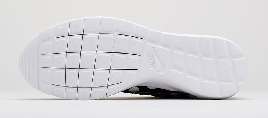 Buy Rosherun NM City QS 'NYC' - 667632 400 | GOAT