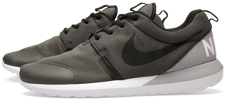 Nike Rosherun NM W SP Tech Fleece