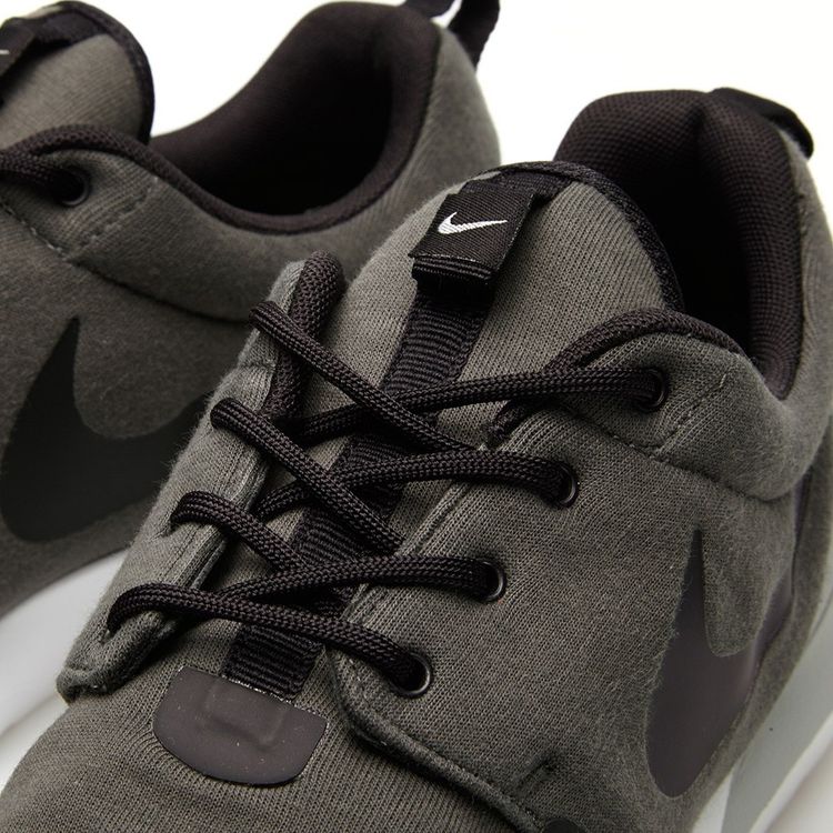Nike Rosherun NM W SP Tech Fleece