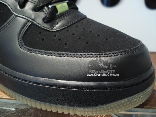 Nike Air Force 1 07 Black Volt