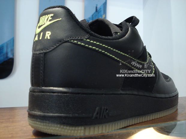 Nike Air Force 1 07 Black Volt