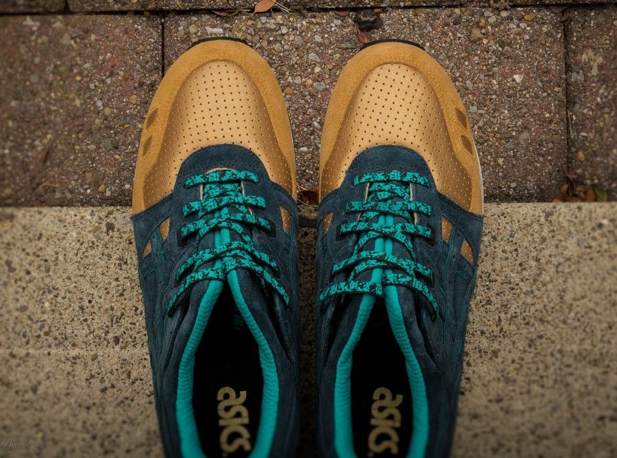 Asics three lies top