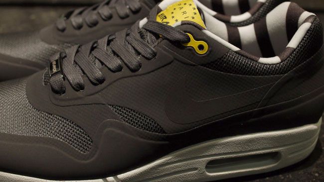 Size 10.0 Air Max 1 QS Paris