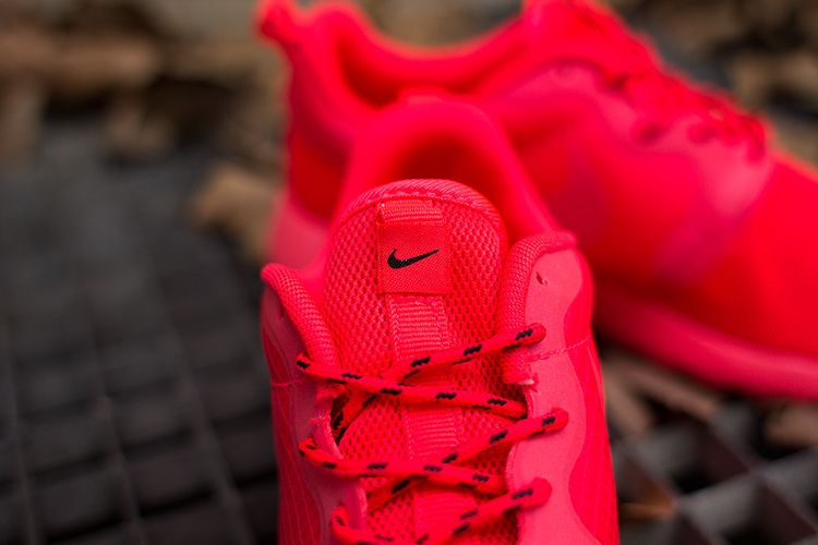 Nike Wmns Rosherun Hyperfuse Laser Crimson