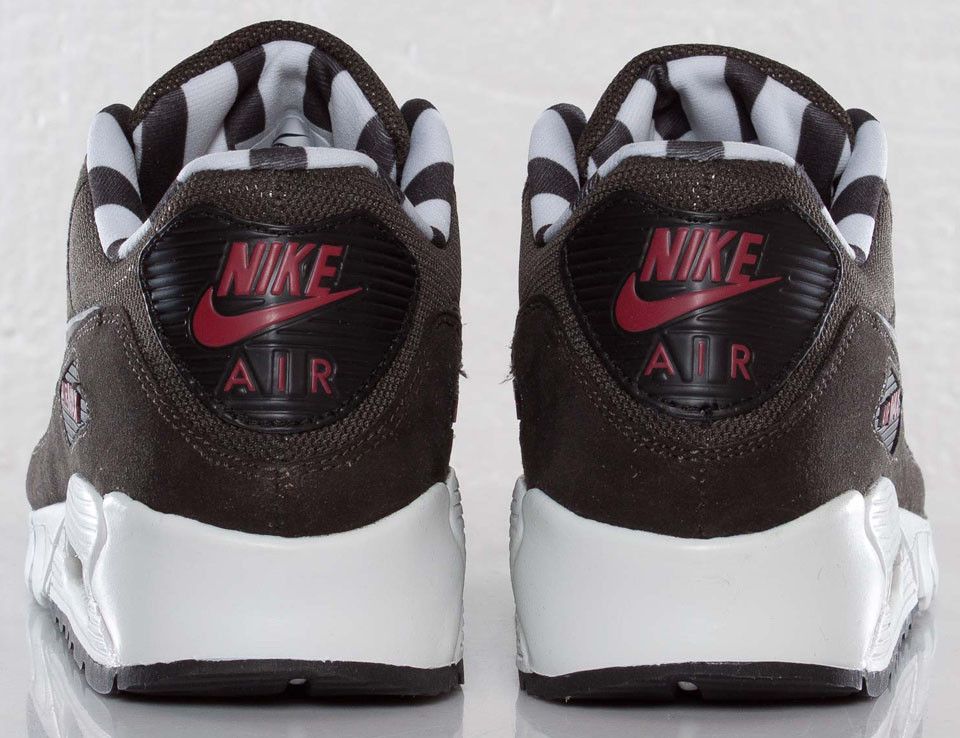 Size 8.0 Air Max 90 Paris Qs