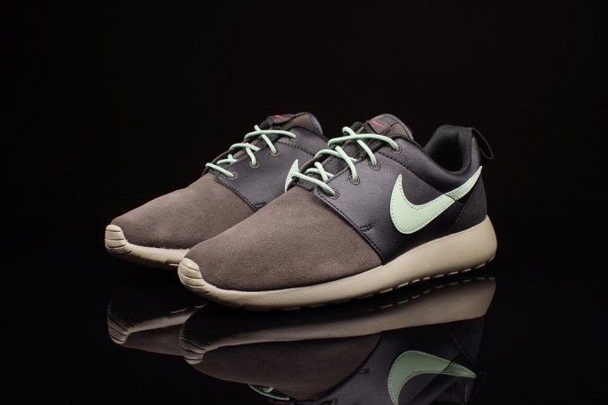 Nike Roshe Run Premium