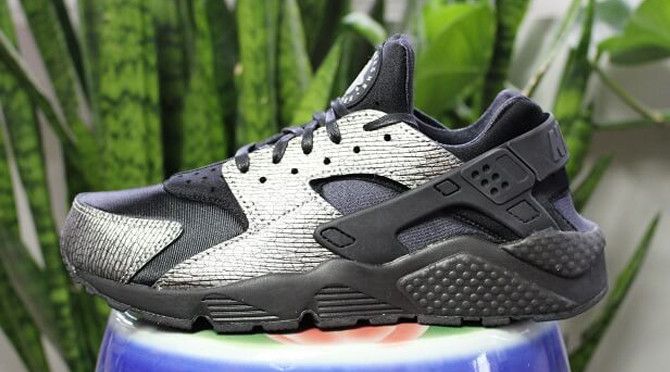 Nike Wmns Air Huarache Black Reptile
