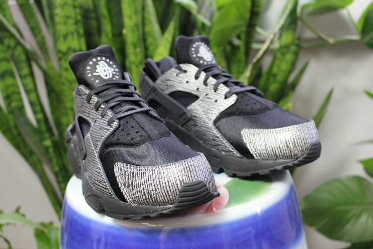Nike Wmns Air Huarache Black Reptile