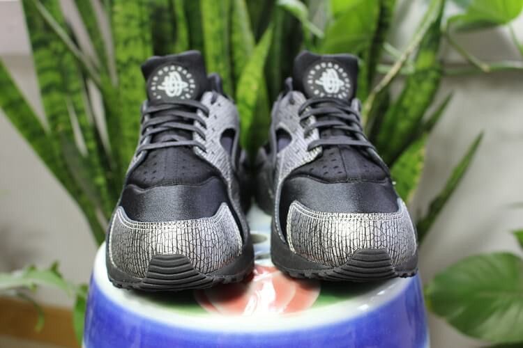Nike Wmns Air Huarache Black Reptile