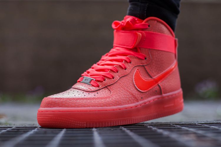Nike Wmns Air Force 1 High Premium Hot Lava