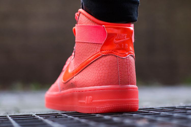Nike Wmns Air Force 1 High Premium Hot Lava
