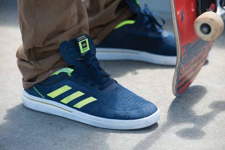 Adidas Dorado ADV Boost