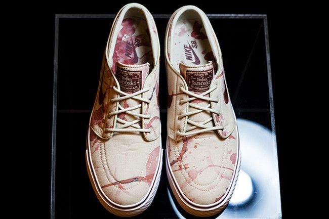 nike sb blood splatter