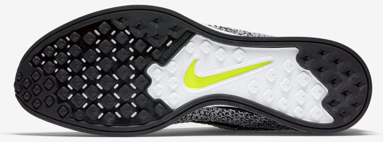 Flyknit Racer Oreo 10