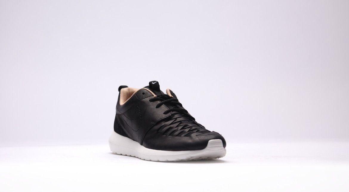 Nike roshe one black sail top