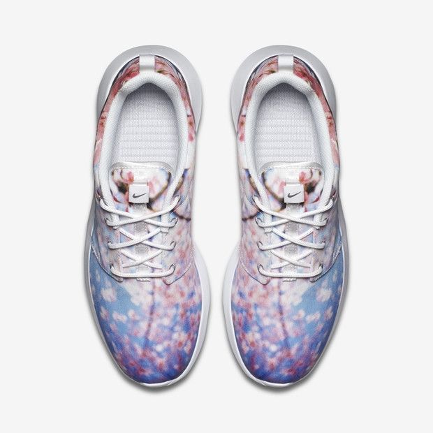Size 11.0 Wmns Roshe One Cherry Blossom