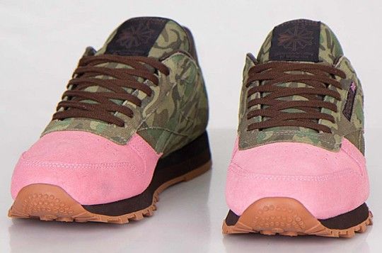 Reebok Shoe Gallery x Classic Leather R12 Flamingos At War