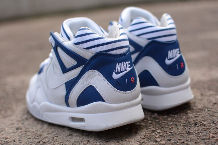 Nike Air Tech Challenge 2 Pinstripe
