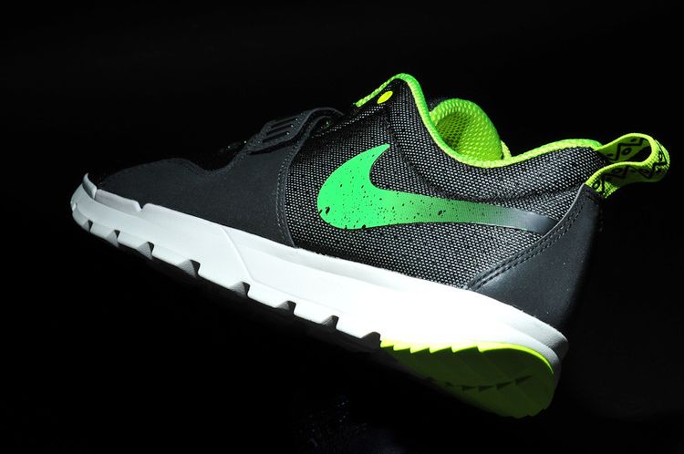 Stussy x Nike Trainerendor Black Volt