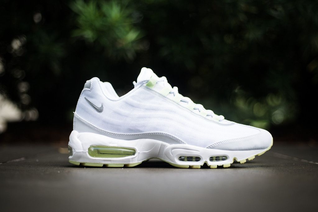 Glow in the dark air max 95 shop