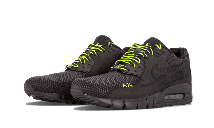 Kaws x nike air max 90 store