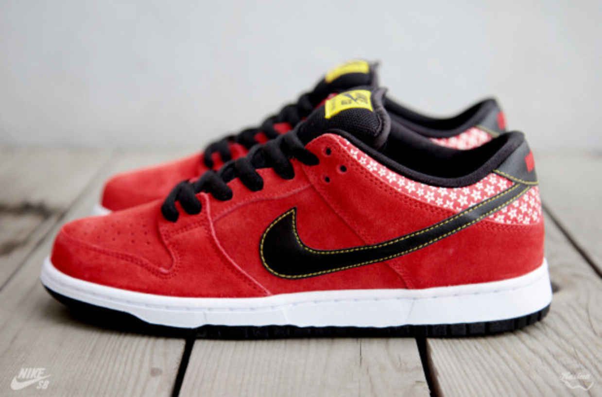Size 10.0 Dunk Low Premium SB Firecracker