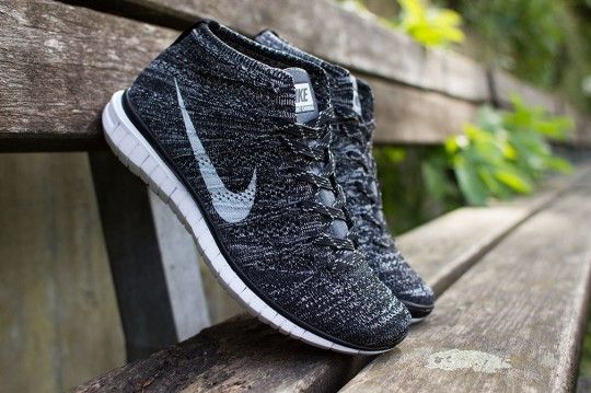 Free flyknit chukka clearance