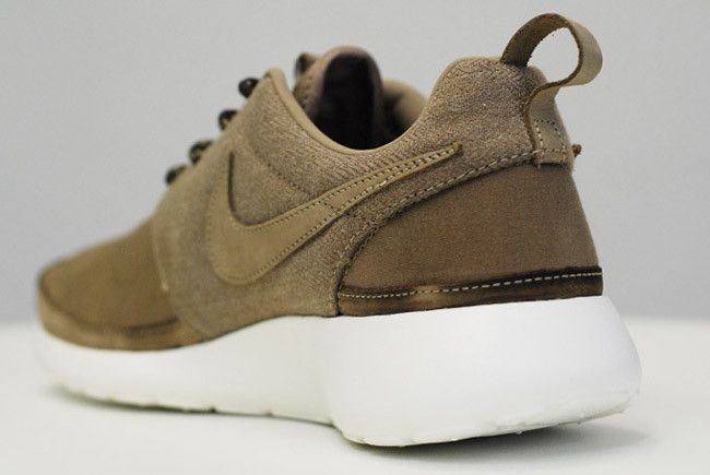 Nike Rosherun Premium Nrg