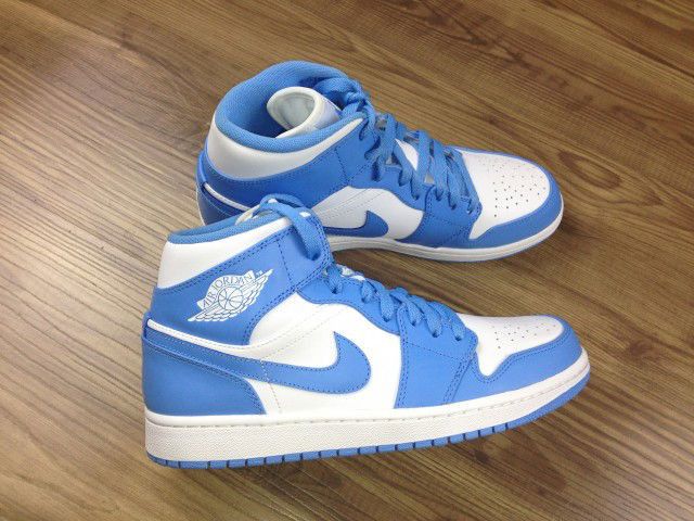 Size 10.0 Air Jordan 1 Mid UNC