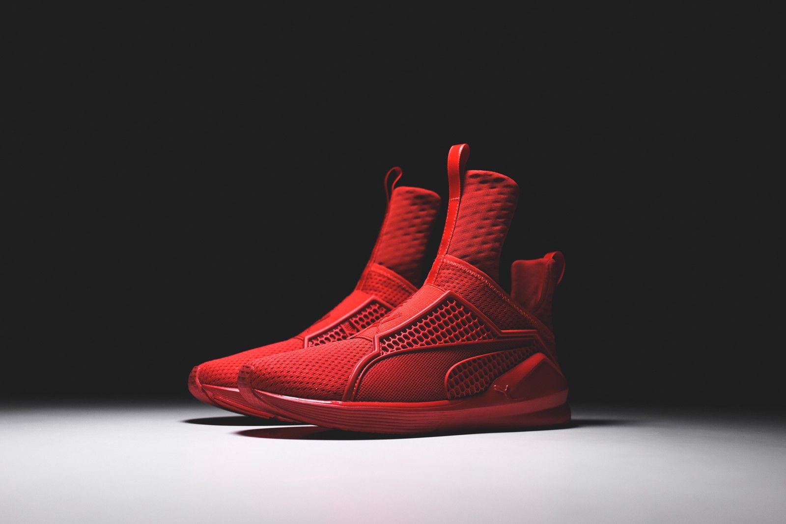 Puma fenty trainer red top