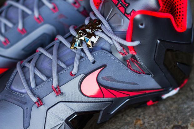 Buy Nike LeBron 11 Elite 'Team' 642846 001 GOAT