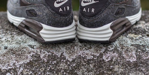 air max lunar 90 suit and tie