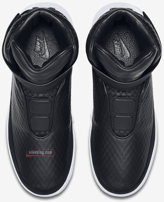 Nike Swoosh Hunter Black