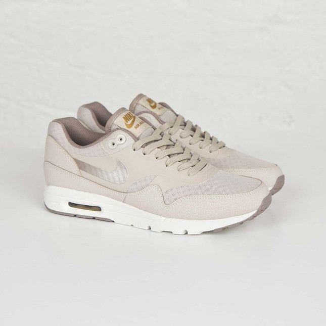 Nike Wmns Air Max 1 Ultra Essential String