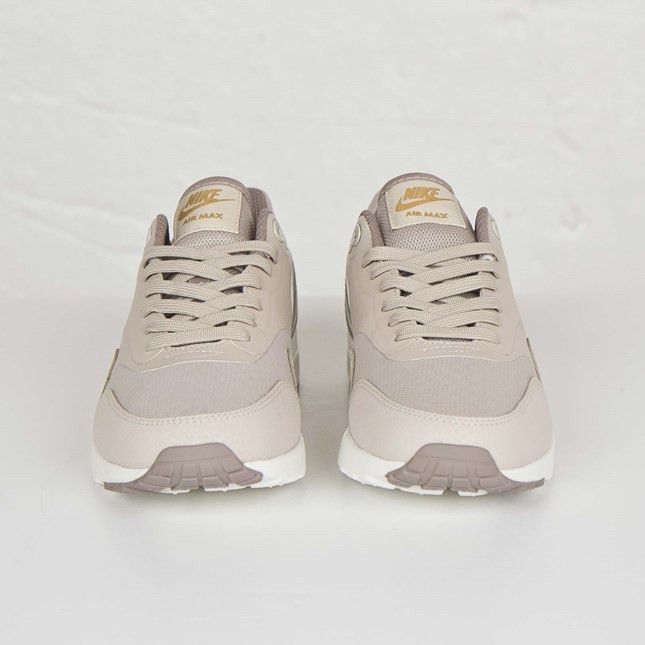 Nike Wmns Air Max 1 Ultra Essential String