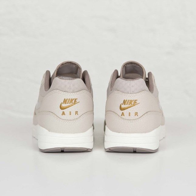 Nike Wmns Air Max 1 Ultra Essential String
