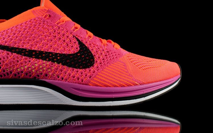 Nike Flyknit Racer Hyper Crimson