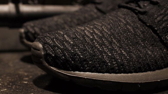 Nike roshe run flyknit midnight fog 2025