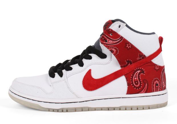 Nike cheech and chong dunks discount