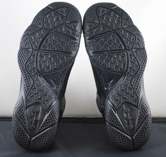 Nike LeBron 9 Blackout